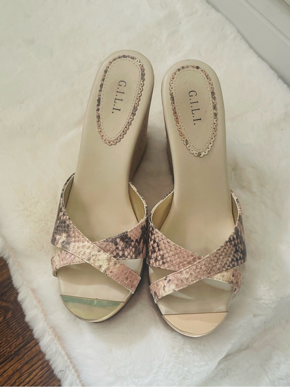 G.I.L.I. Beige Snake-Print  women’s  elegant Wedge Mules size 8.5